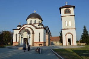 Večernje bogosluženje i primopredaja kumstva Crkve sa sečenjem Slavkog kolača, Lipar 28.08.2015. god.